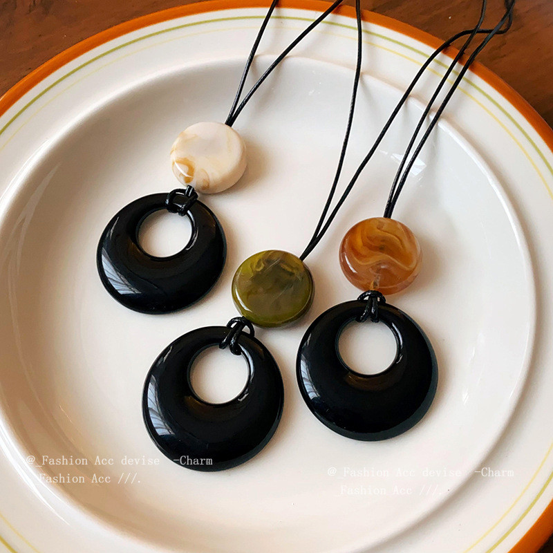 Mới Trung Quốc Nhựa Vòng Dây Vòng Cổ Đơn Giản Cao Cấp Hình Học Áo Len Dài Dây Chuyền retro Khí Chất Dây Chuyền Nữ