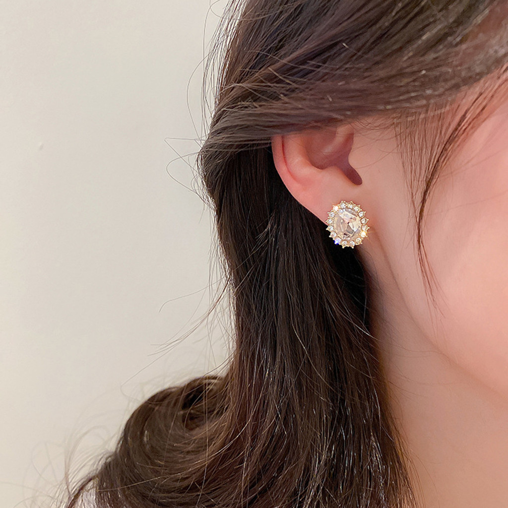 Essentials Bông tai đinh tán dễ thương rực rỡ Cắt tròn giả kim cương Bông tai trang sức kỷ niệm sinh nhật