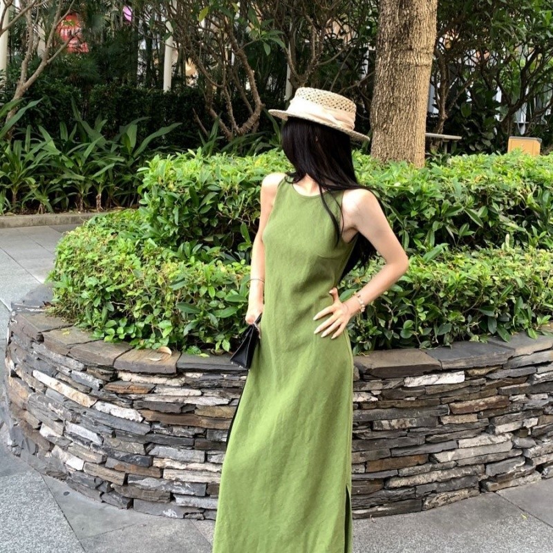 Áo vest nữ retro xanh, váy dài eo ôm, phong cách nghỉ dưỡng mùa hè sang trọng