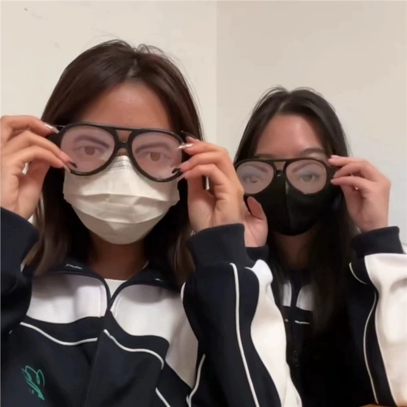 Khung Kính Giả Đen Ngộ Nghĩnh - Đồ Chơi Prank Hài Hước