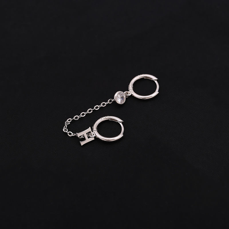 S925 Sterling bạc chữ H Khóa hai tai nữ thiết kế thích hợp đơn giản hoa tai nhiều lỗ hoa tai cá tính Hoa tai hợp thời trang