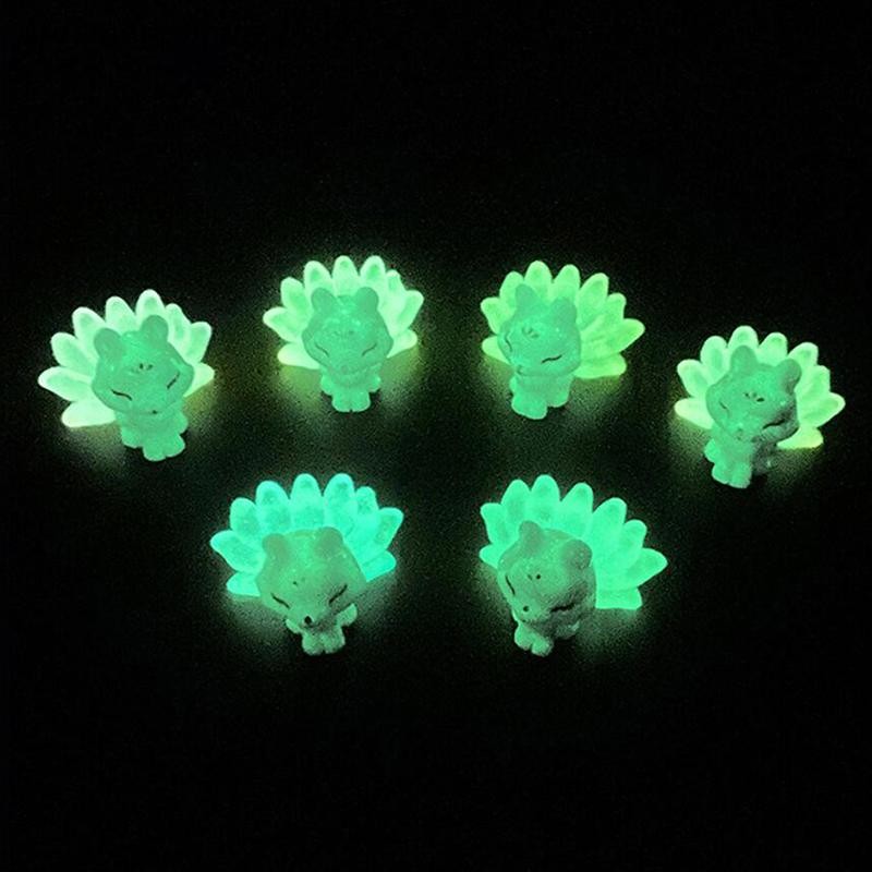 [dreamdreaming] 1PC Nhựa Dạ Quang Dễ Thương Chín Đuôi Cáo Trang Trí Phát Sáng Trong Bóng Tối Nhân Vật Thu Nhỏ Fox Micro Phong Cảnh Trang Trí Nhà Búp Bê [zkm]