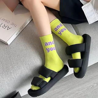 Tất nữ phong cách đường phố Hàn Quốc có chữ in, phù hợp cho ván trượt và thời trang đa năng thể thao