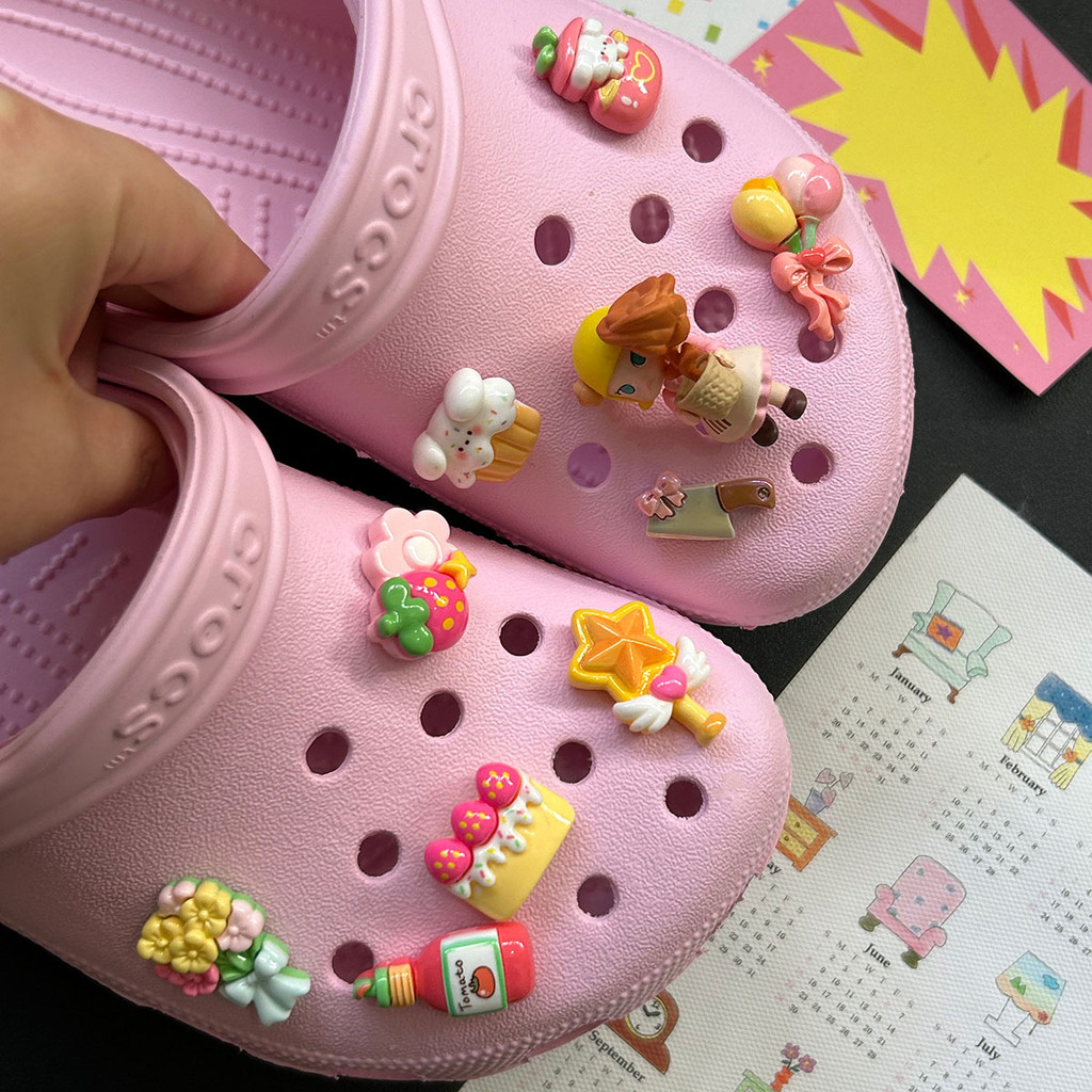 Phụ Kiện Giày Lỗ Pop Mart Molly Bánh Mì Flowersmith Hoạt Hình Hoa Dễ Thương Thích Hợp Cho Crocs DIY Zhibixing Có Thể Tháo Rời ins