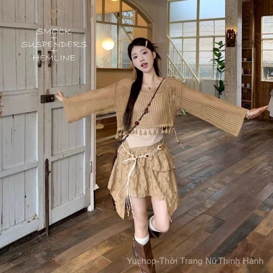[Yu]Bộ đồ nữ phong cách đất hoang, áo cánh rỗng tay dài, áo hai dây, váy bất quy tắc.