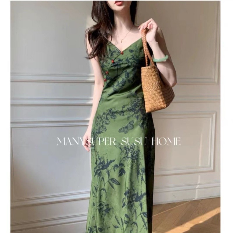 Mùa hè đầm over-the-knee không tay màu xanh đậm, thiết kế sang trọng với ánh sáng