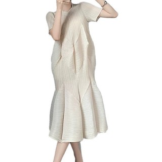 Đầm Miyake cổ chữ V tay ngắn, họa tiết xếp ly lớn, phong cách sang trọng cho mùa hè