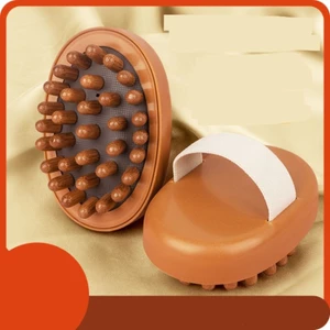 Bàn chải massage đầu bi gỗ, tay cầm nhựa chắc chắn, giúp thư giãn giảm căng cơ
