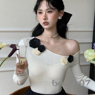 Áo thun dệt kim dài tay dành cho nữ Màu sắc tương phản 3D hoa Slim Fit Slant Cổ áo thường ngày