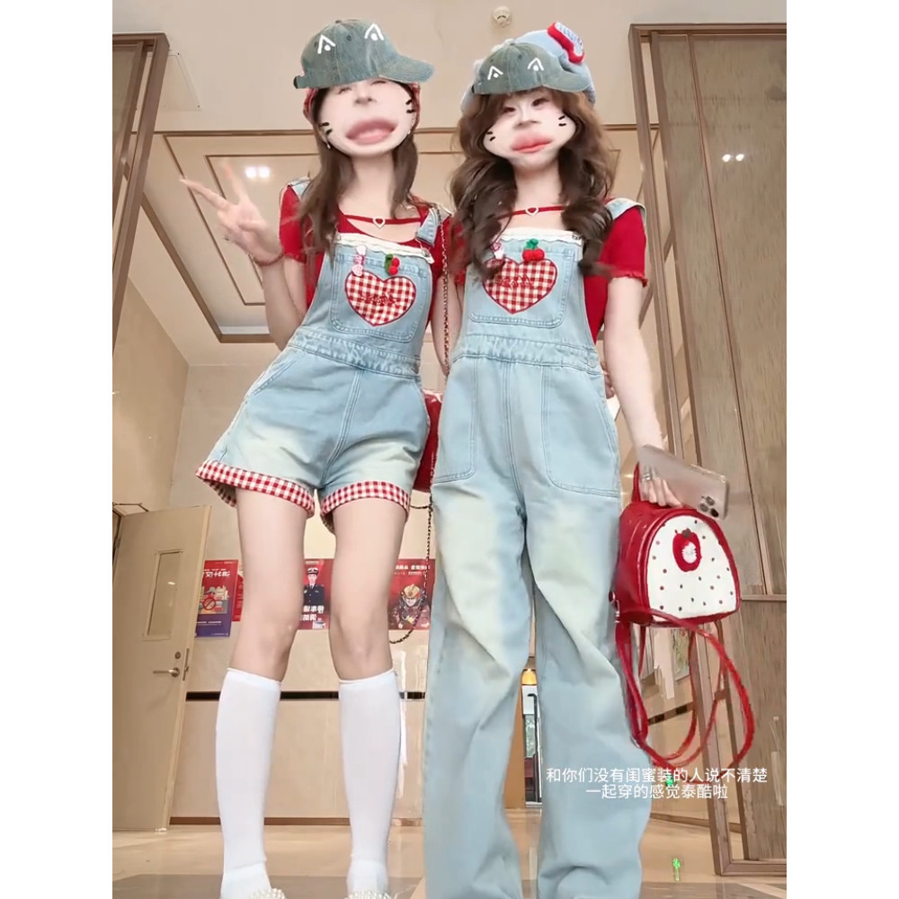 [YU]Yếm denim trái tim đáng yêu, kết hợp áo sơ mi đỏ cơ bản, set hai mảnh phong cách đại học.