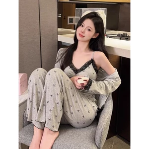 Bộ đồ ngủ bằng dây đeo Bộ ba mảnh dành cho nữ Xuân Thu Đông 2025 Bộ đồ lót hoa ngọt ngào gợi cảm