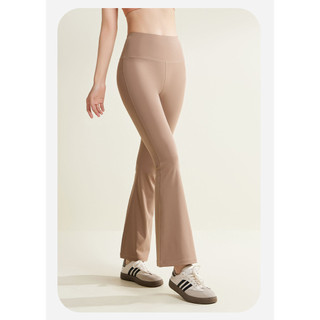 Quần thể thao chân rộng mỏng cao cấp, co giãn tốt, chất liệu polyester và spandex.