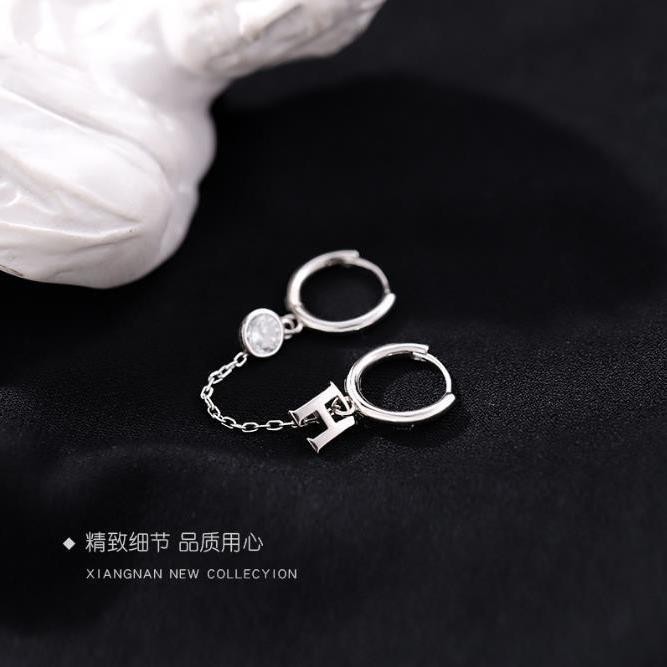S925 Sterling bạc chữ H Khóa hai tai nữ thiết kế thích hợp đơn giản hoa tai nhiều lỗ hoa tai cá tính Hoa tai hợp thời trang