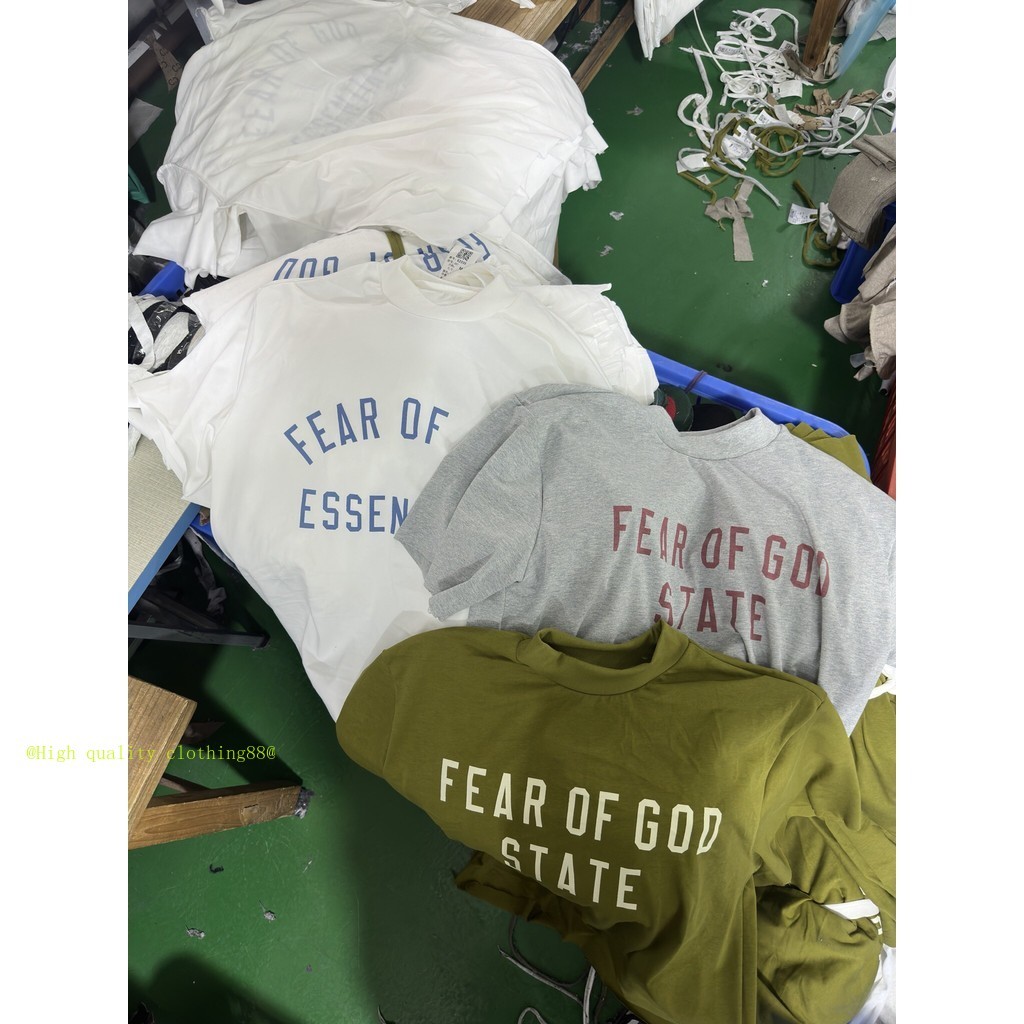 * * * * Chất lượng cao * * * FEAR OF GOD ESSENTIALS Áo thun ngắn tay họa tiết chữ cung