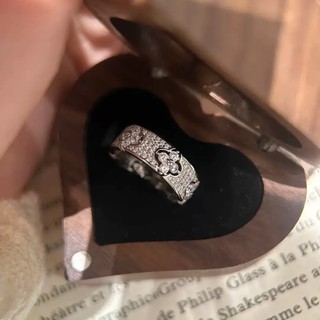 Nhẫn kim cương thiết kế bốn lá cỏ ba lá, sọc micro, phù hợp phong cách châu âu