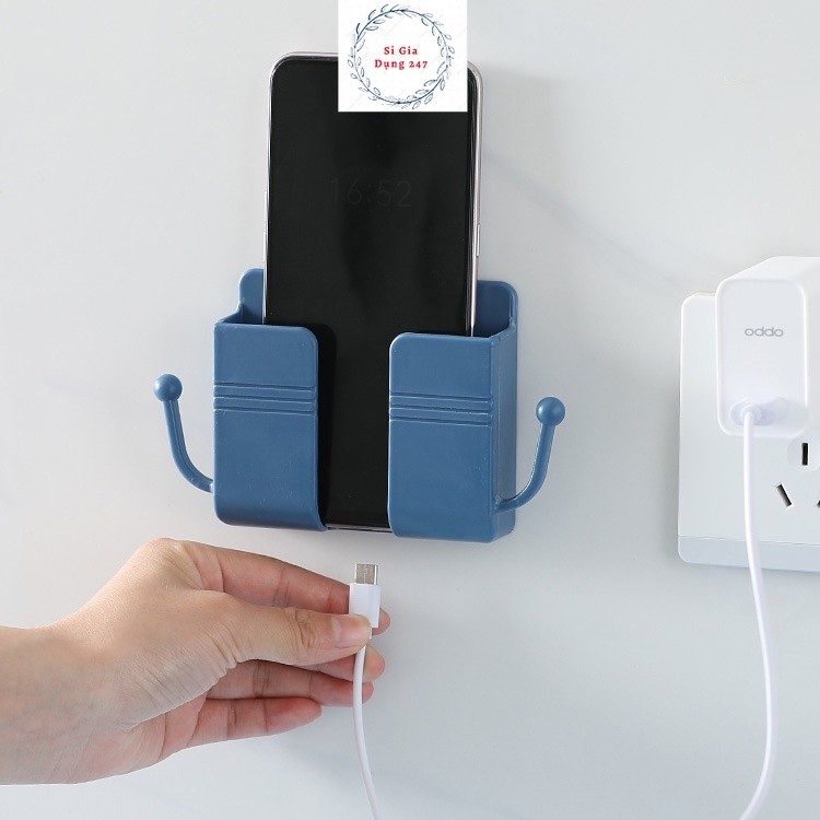 Giá Đỡ Dán Tường Để Sạc Điện Thoại, Remote, Ổ Cắm/ Kệ Đựng Đồ Dán Tường Kèm 2 Móc Treo Đồ