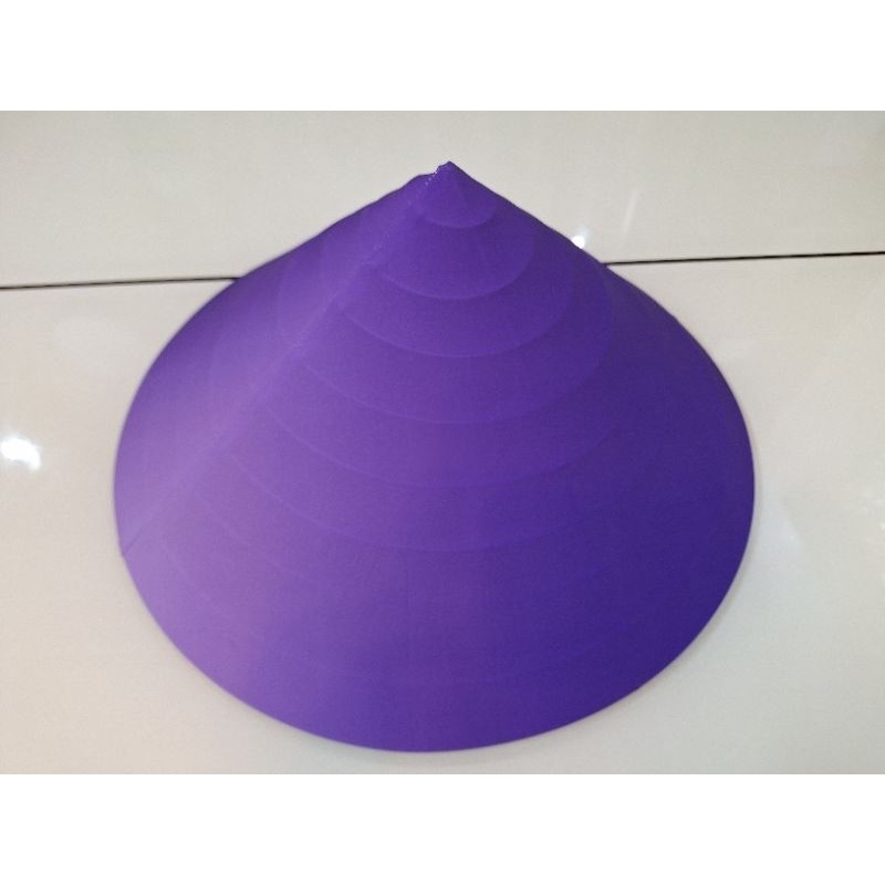 Bọc nón in 3D mua về bọc khung sắt hình chóp hoặc nón lá truyền thồng để làm đạo cụ biểu diễn văn nghệ