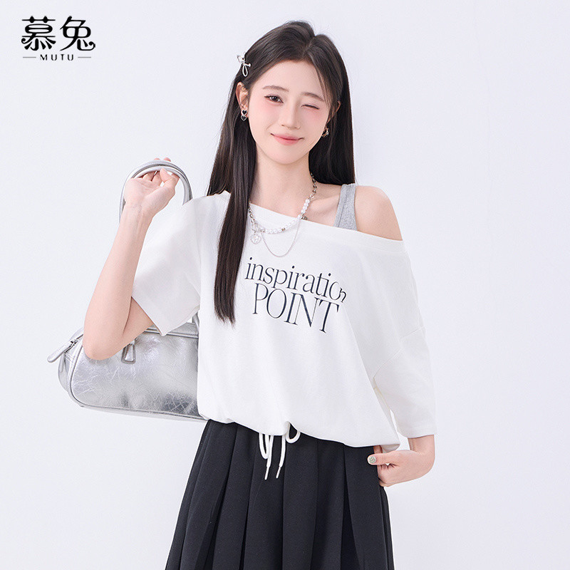 Mutu Áo Thun Nữ Màu Trắng Cổ Chữ V Thiết Kế Hiện Đại Phù Hợp Mặc Hàng Ngày Mùa Hè 2026