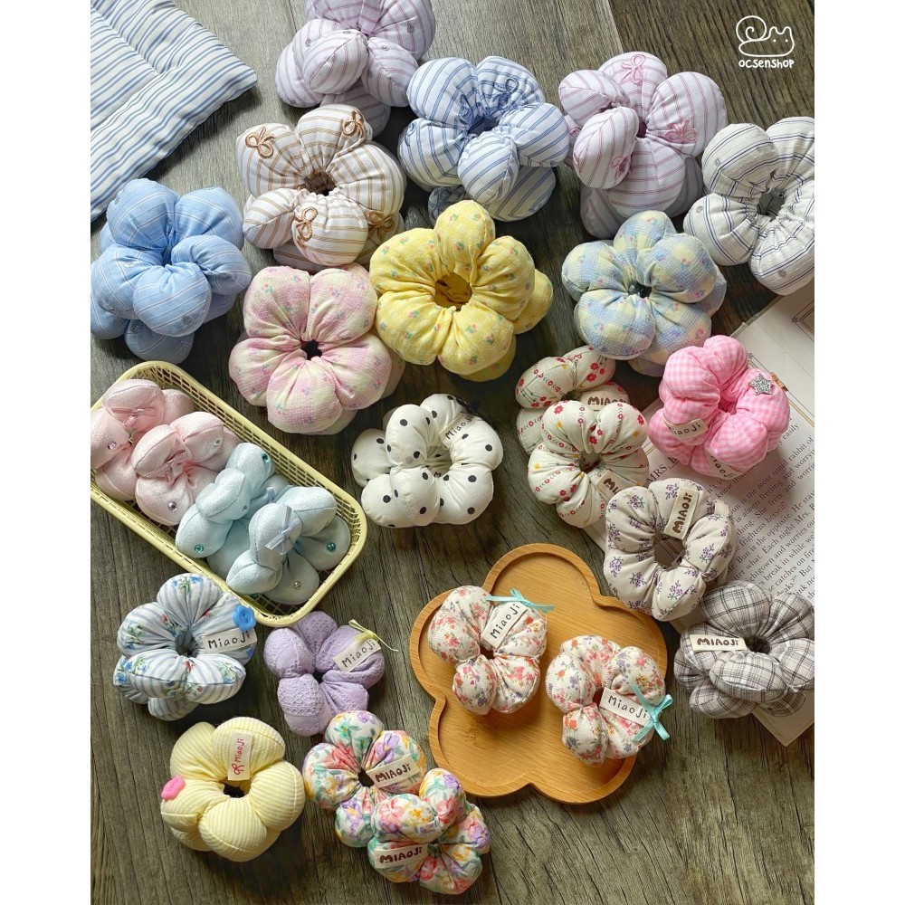 Scrunchie hoa bông phồng họa tiết