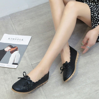 Giày nữ đế mềm slip on lười trắng, phù hợp mẹ, sinh viên, y tá