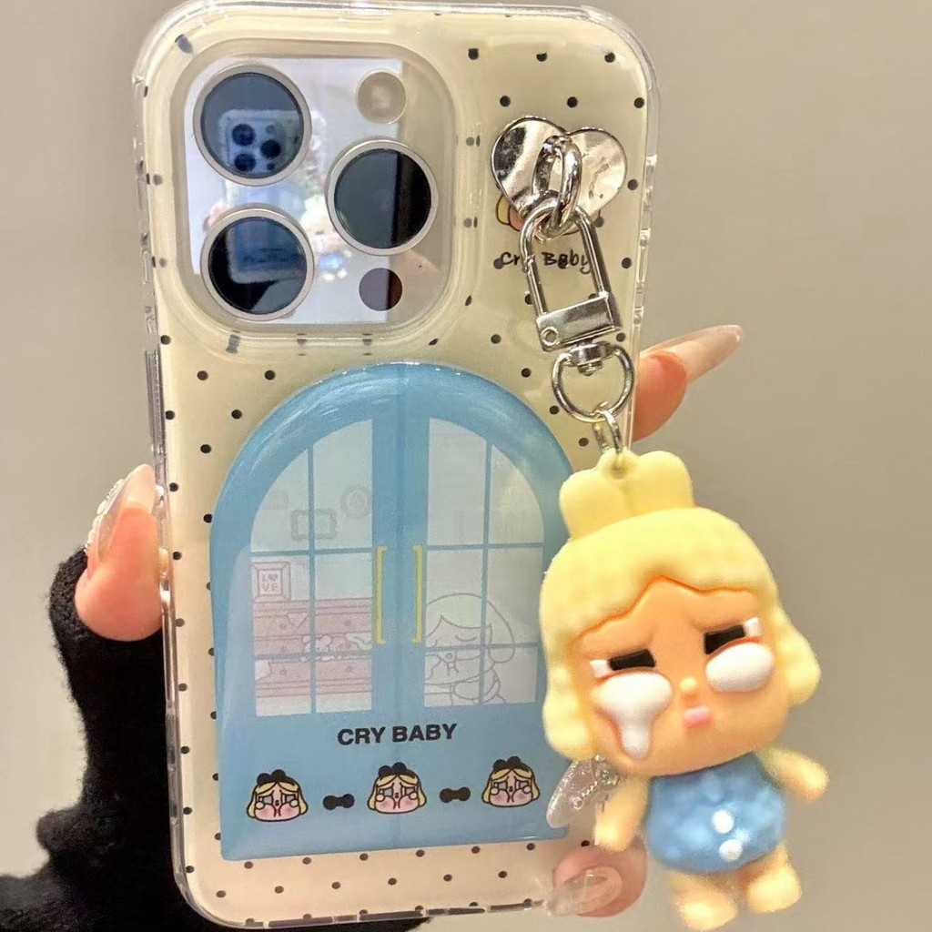 ✨Spot】[Búp bê Mặt dây Búp bê khóc+Giá đỡ gương+Vỏ điện thoại] ốp lưng Iphone16 Promax/15 Pro/14 Plus