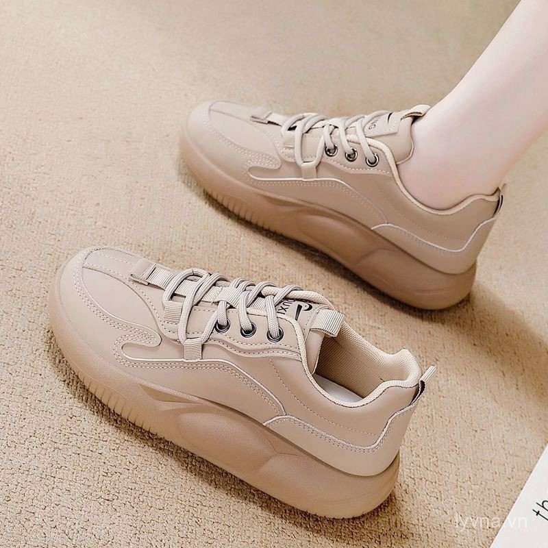 Giải phóng mặt bằng Kích thước bị hỏng Giày trắng Phong cách mới Xuân Thu Đế dày Tăng chiều cao Giày đế dày Thoải mái Chống trượt Chống mài mòn Giày đế mềm nhẹ