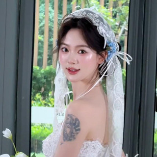Mũ đội đầu cô dâu phong cách Hàn Quốc với ren và nơ, phù hợp tóc dài