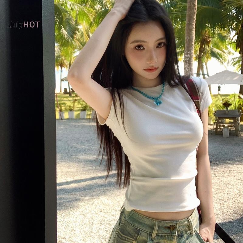 Áo thun nữ cổ tròn tay ngắn trơn, phù hợp mùa hè