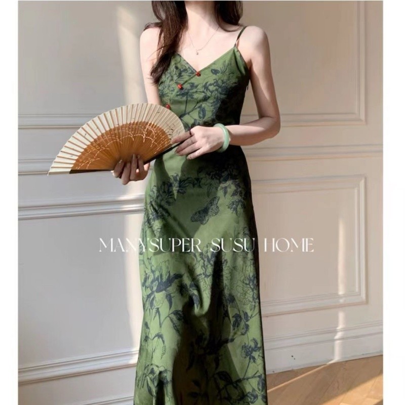 Mùa hè đầm over-the-knee không tay màu xanh đậm, thiết kế sang trọng với ánh sáng