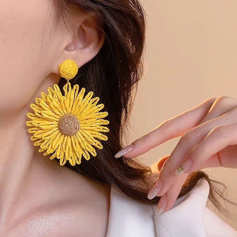Bông tai hoa lớn màu vàng Bông tai nữ Bohemian Hàn Quốc