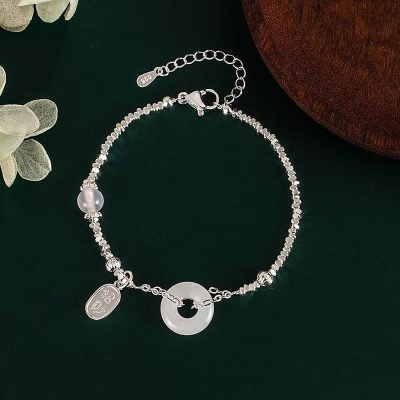 Vòng tay khóa an toàn bằng bạc với cườm trắng và xanh lá cây - Quà tặng đẹp từ Trung Quốc