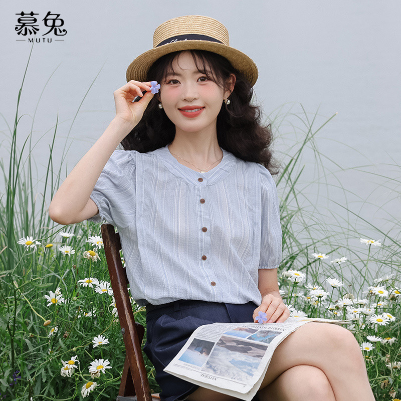 Mutu Pháp Áo Sơ Mi Ngắn Tay Sọc Xanh Nữ 2026 Phong Cách Mới Thiết Kế Mùa Hè Niche Tính Khí Rời Top