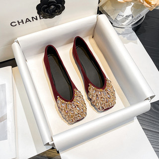 Giày đế mềm miệng nông bằng kim cương giả vuông