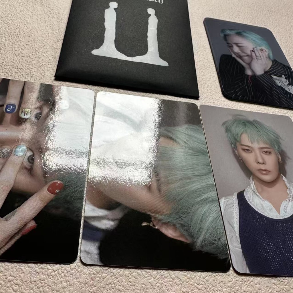 Bộ Photocard triển lãm Album thứ 3 của G-Dragon Übermensch