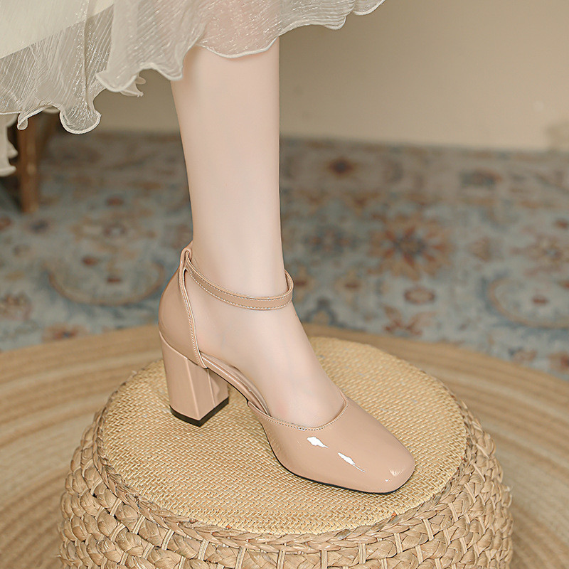 ((Size 34-45) Mũi Vuông Rỗng Cao Gót Dây Đeo Khóa Gót Dày Tất Cả Trận Đấu Giày Sandal Nữ Size Lớn Plus Béo 41-44 Giày Đơn