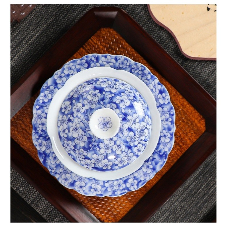 Chén Khải Tiềm Trà Họa Tiết Sơn Thủy Hữu Tình Mai Hoa 190 ml (Sứ Trắng Men Xanh Thanh Hoa)