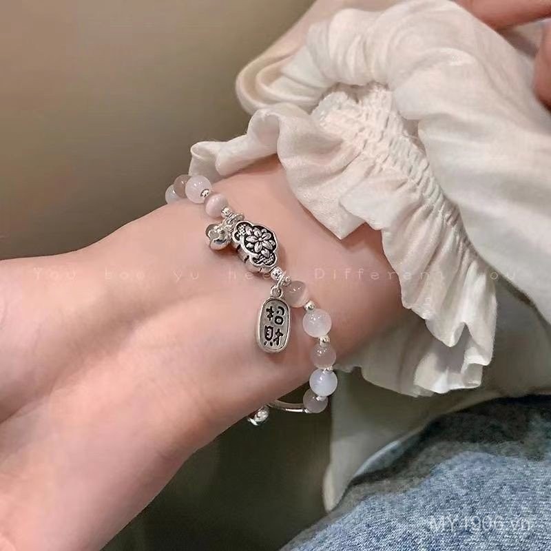 Vòng tay nữ đính cườm màu hồng nhẹ nhàng, phong cách sang trọng, thiết kế đơn giản