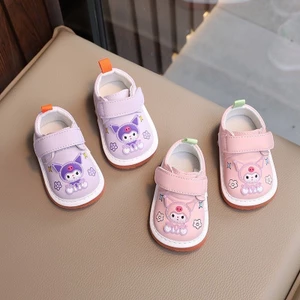giày cho bé gái tập đi bảo vệ chân nhẹ êm KURUMI có còi bíp bíp cho bé từ 6m QCCC có hộp 102 ( ảnh thât )