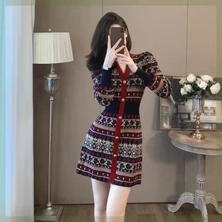 Cao Cấp Cổ Chữ V Dệt Kim Dài Tay Đầm Nữ Mùa Thu 2024 Phong Cách Mới In Hình Thời Trang Slim-Fit Đế Váy