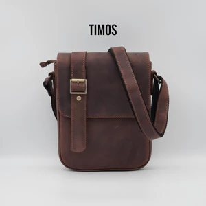 Túi đeo chéo nam DB12, chất liệu da bò, form dáng trẻ trung. Kích thước 23 × 17 × 5 cm