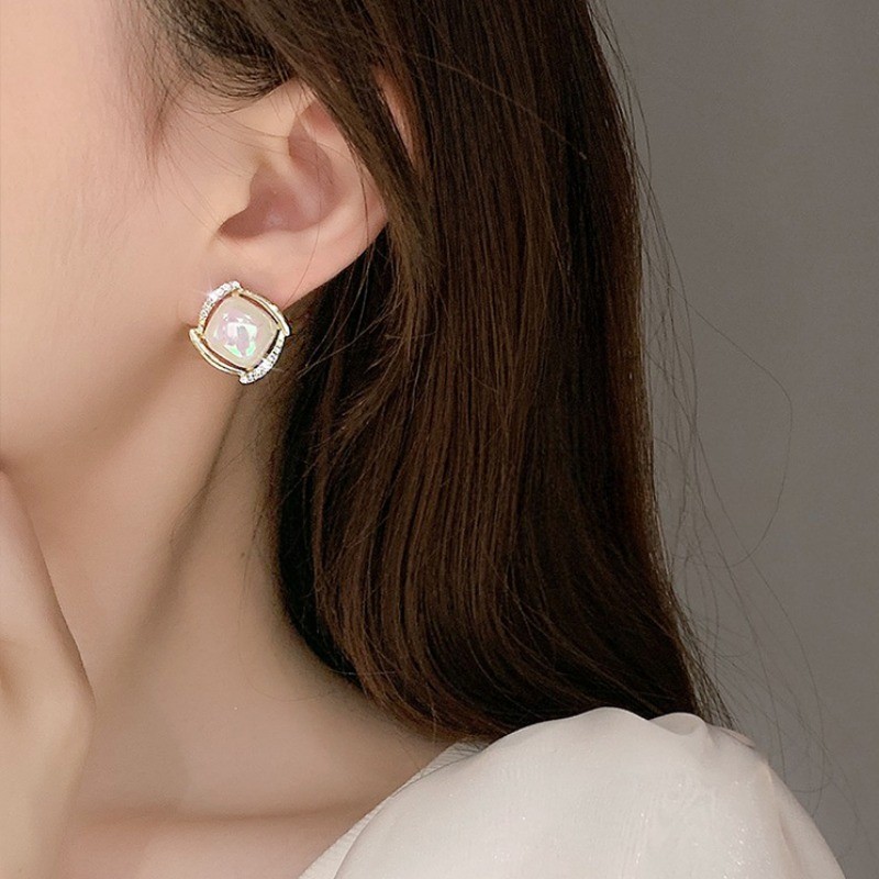 Bông Tai Ngọc Trại Giả Phong Cách Pháp Cao Cấp
