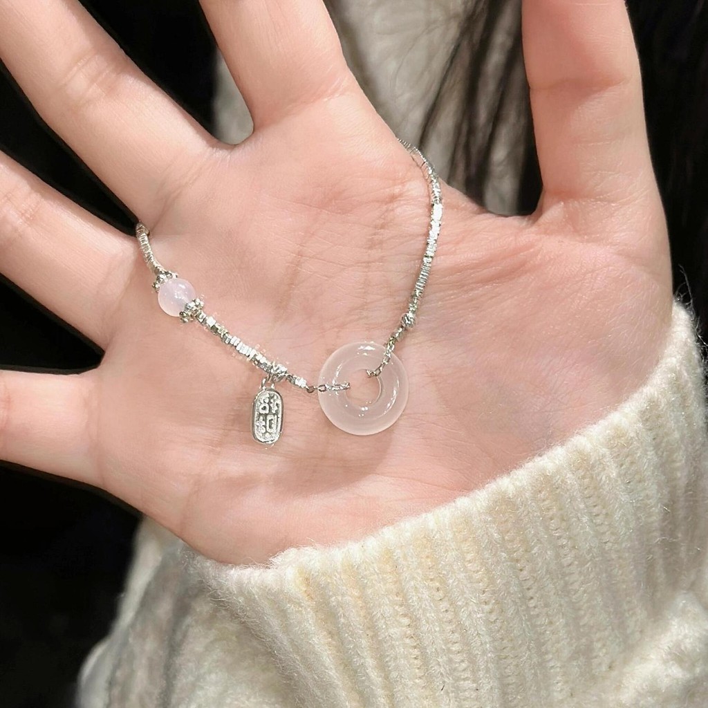 Vòng tay khóa an toàn bằng bạc với cườm trắng và xanh lá cây - Quà tặng đẹp từ Trung Quốc