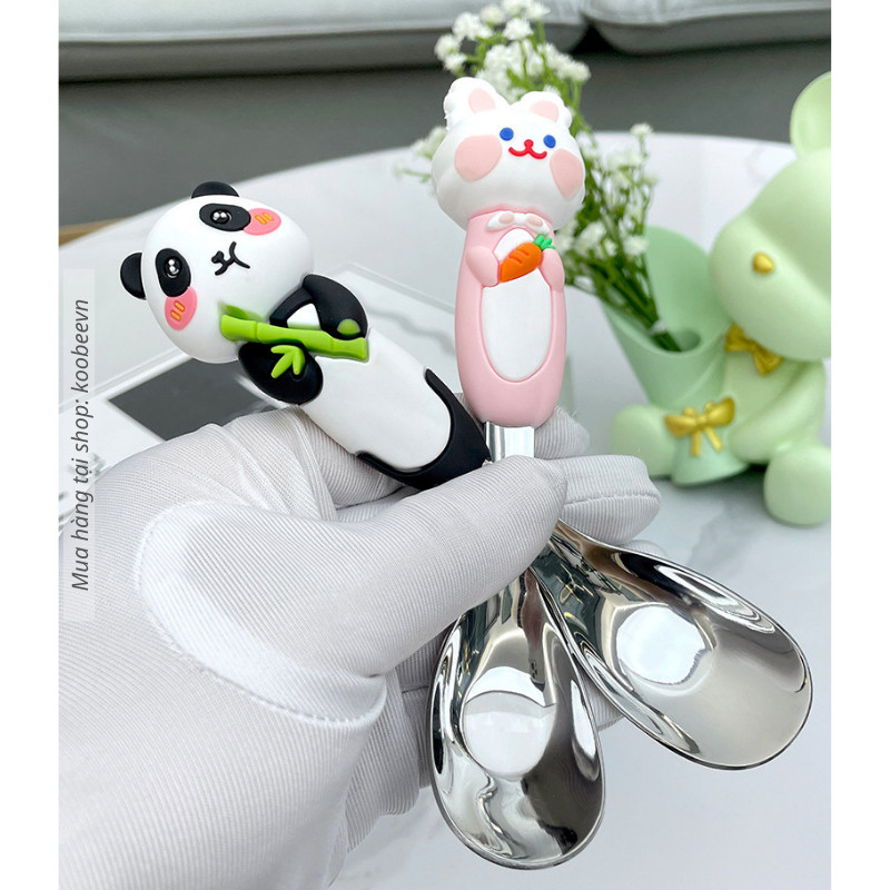 Thìa Ăn Dặm Inox 304 Cho Bé KOOBEE – Tay Cầm Hoạt Hình 3D Đáng Yêu | Dùng Ăn Cơm, Cháo, Sữa Chua, Váng Sữa |129