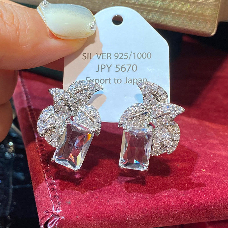 Bông tai thanh lịch Zircon sang trọng tinh tế