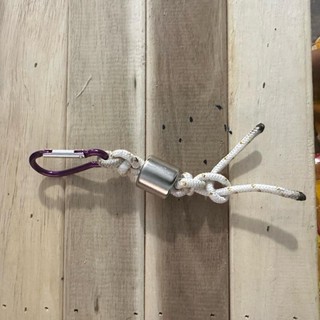Hít bi việt nam cột sẵn móc khoá. Dùng để hít bi. Trong giỏ hàng có các loại chạc. CR7,Bản đồ, UFO, hero, ưng vương.vvvv