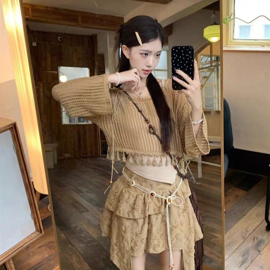 [Yu]Bộ đồ nữ phong cách đất hoang, áo cánh rỗng tay dài, áo hai dây, váy bất quy tắc.