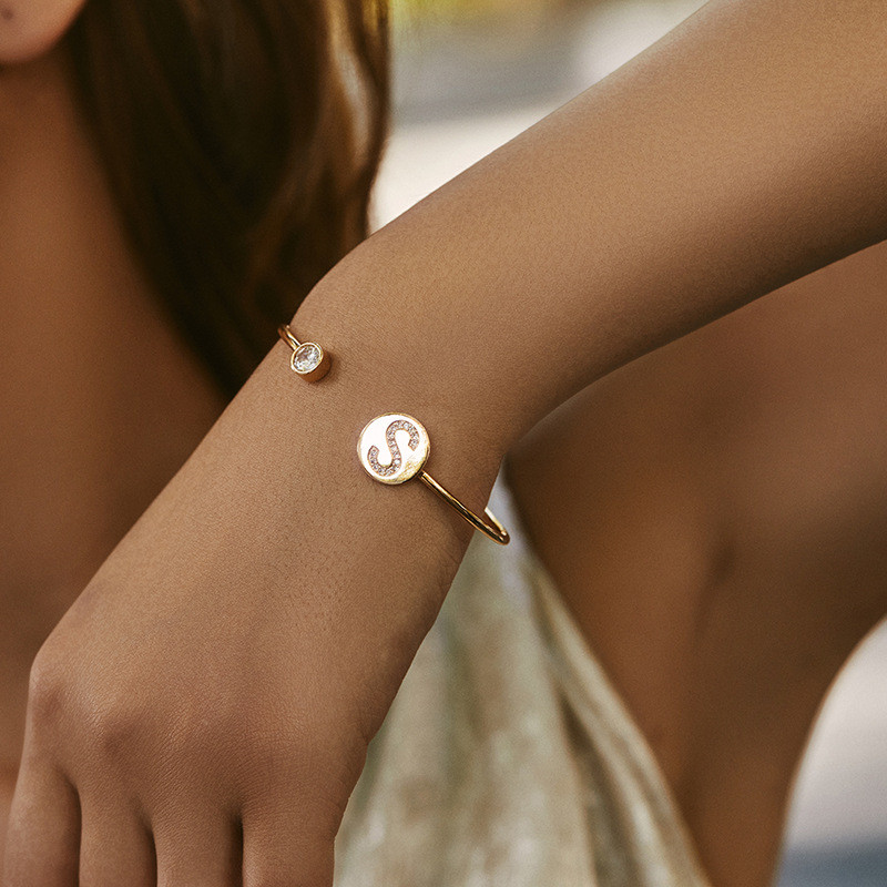Vòng đeo tay ban đầu được cá nhân hóa dành cho nữ, Vòng đeo tay mở với Charm chữ pha lê, Trang sức tối giản Mạ vàng