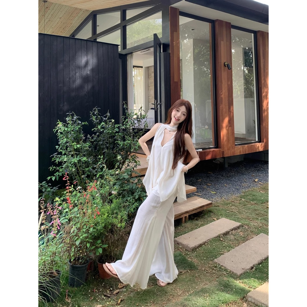 [YU]Set đồ nữ kiểu Pháp, áo vest không tay cổ V rộng phối quần dài, thiết kế nhẹ nhàng, sang trọng.