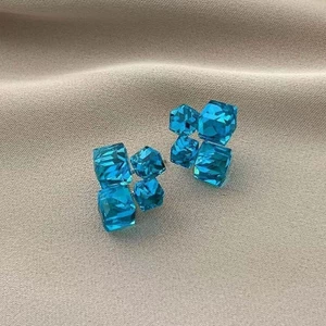 Bông tai vuông Aquamarine tự nhiên
