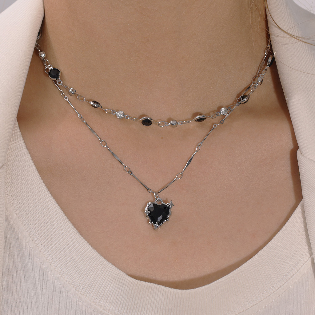 Mặt Dây Chuyền Choker Y2K Mát Đen Trái Tim, Phù Hợp Cho Nữ Thích Style Rock và Trang Điểm